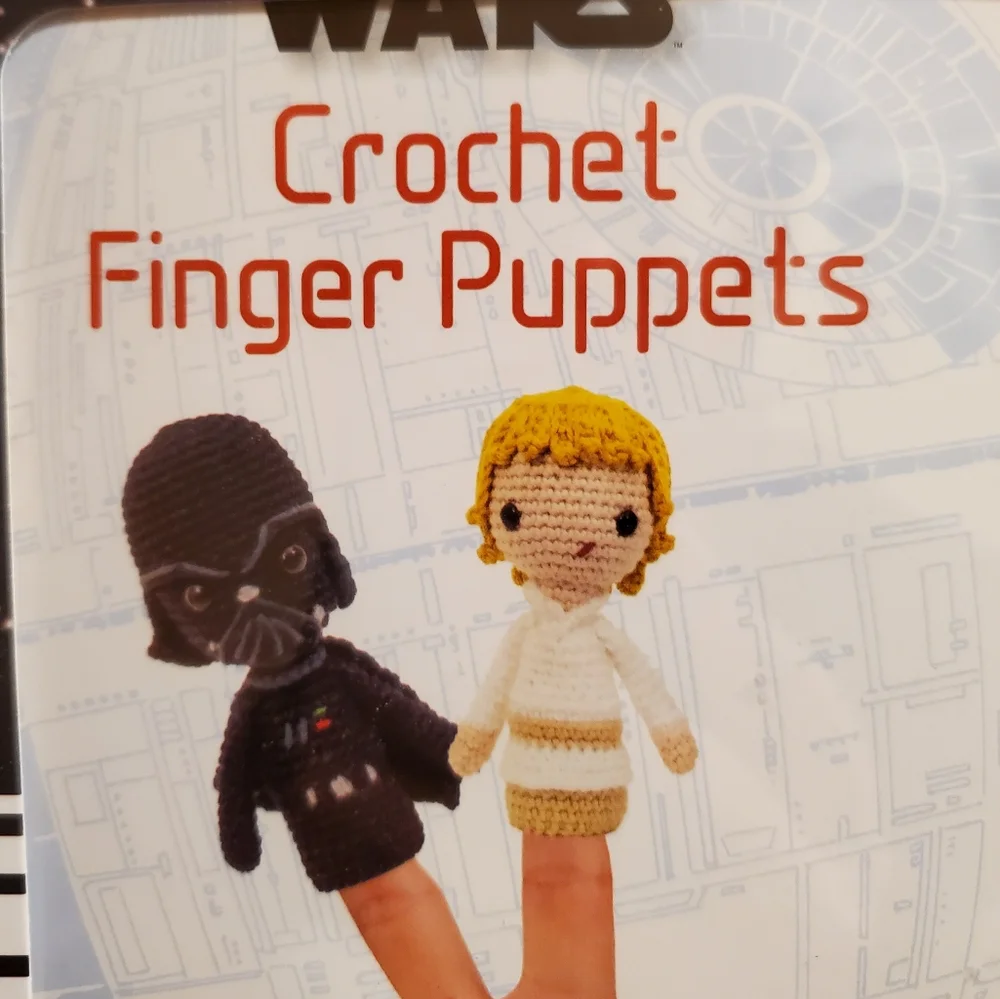 Star Wars Crochet Finger Puppet Kit (Luke & Darth) - Picture 5 of 5